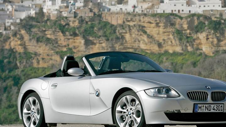 2005 BMW Z4 Roadster Front Side Pose In Silver